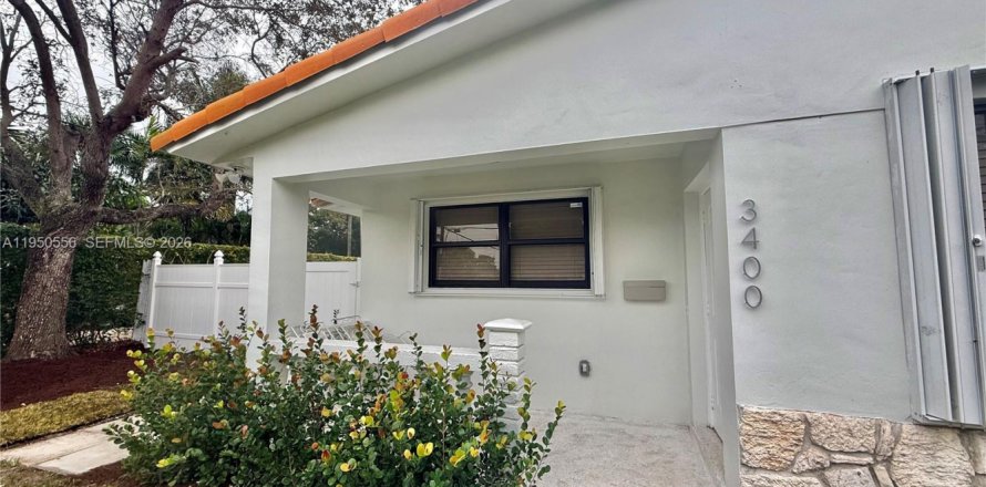 Villa ou maison à Miami, Floride 2 chambres, 236.34 m2 № 2008085