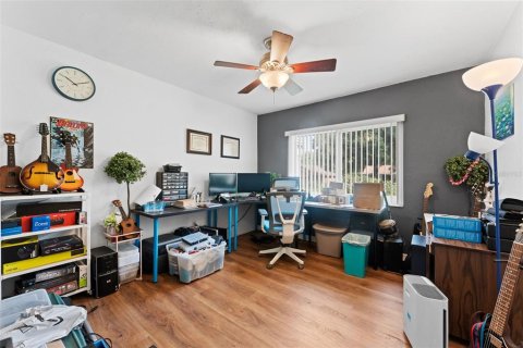 House in Brandon, Florida 4 bedrooms, 167.78 sq.m. № 1876296 - photo 19