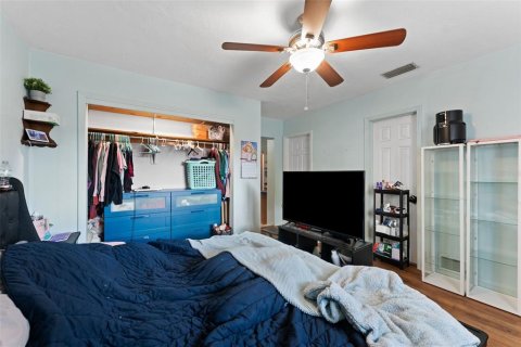 House in Brandon, Florida 4 bedrooms, 167.78 sq.m. № 1876296 - photo 15
