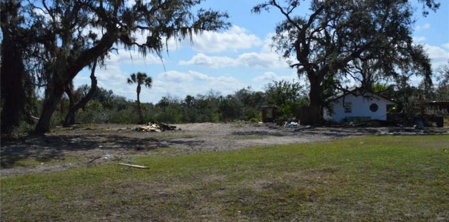 Land in Gibsonton, Florida № 2302418