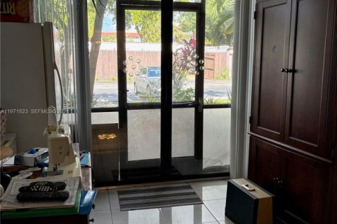 Снять в аренду кондоминиум в Лодерхилл, Флорида 3 спальни, 123.56м2, № 2051399 - фото 12