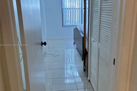 Снять в аренду кондоминиум в Лодерхилл, Флорида 3 спальни, 123.56м2, № 2051399 - фото 6