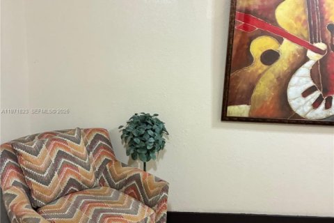 Кондоминиум с 3 спальнями в Лодерхилл, Флорида № 2051399