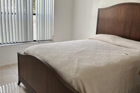 Снять в аренду кондоминиум в Лодерхилл, Флорида 3 спальни, 123.56м2, № 2051399 - фото 5