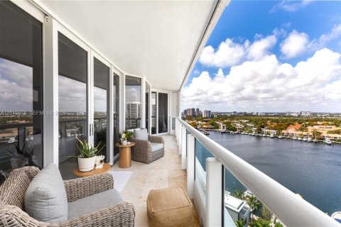 Condo in Aventura, Florida, 2 bedrooms № 2346556