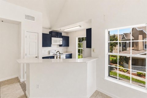 Condo in Orlando, Florida, 2 bedrooms  № 2229824 - photo 5
