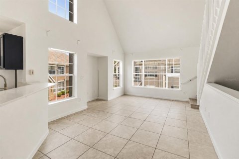 Condo in Orlando, Florida, 2 bedrooms  № 2229824 - photo 3