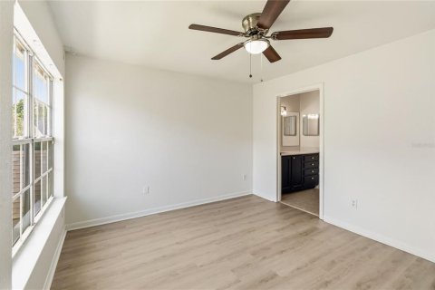 Condo in Orlando, Florida, 2 bedrooms  № 2229824 - photo 8