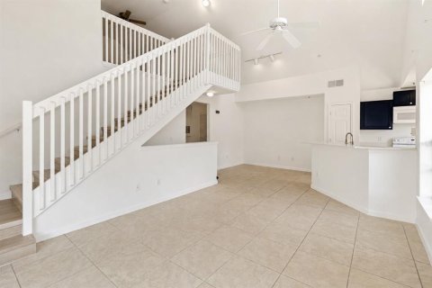 Condo in Orlando, Florida, 2 bedrooms  № 2229824 - photo 2