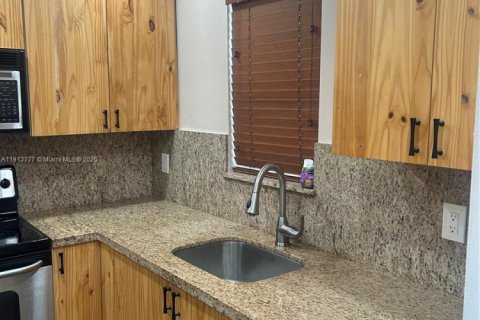 Купить кондоминиум в Майами, Флорида 2 спальни, 65.68м2, № 1970114 - фото 3