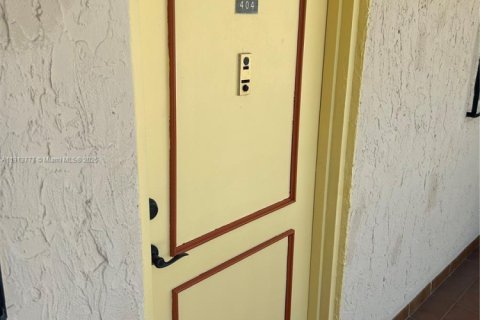 Купить кондоминиум в Майами, Флорида 2 спальни, 65.68м2, № 1970114 - фото 2