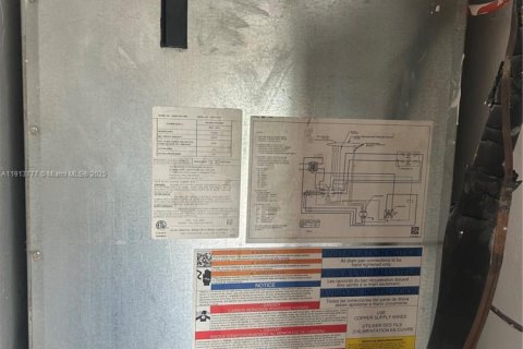 Купить кондоминиум в Майами, Флорида 2 спальни, 65.68м2, № 1970114 - фото 30