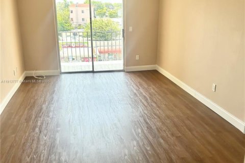 Купить кондоминиум в Майами, Флорида 2 спальни, 65.68м2, № 1970114 - фото 15