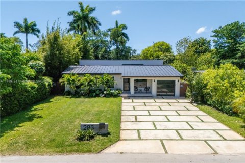 House in Miami, Florida 3 bedrooms, 214.98 sq.m. № 1647311 - photo 6