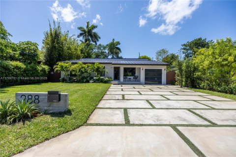 House in Miami, Florida 3 bedrooms, 214.98 sq.m. № 1647311 - photo 4