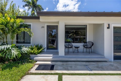 House in Miami, Florida 3 bedrooms, 214.98 sq.m. № 1647311 - photo 7