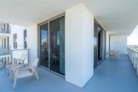 Купить кондоминиум в Холливуд, Флорида 2 спальни, 99.87м2, № 1980078 - фото 23