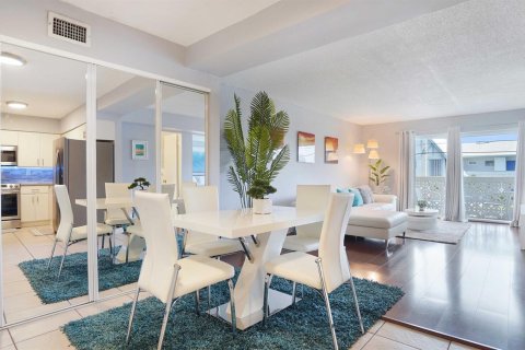 Condominio en venta en Fort Lauderdale, Florida, 1 dormitorio, 52.95 m2 № 2185721 - foto 5