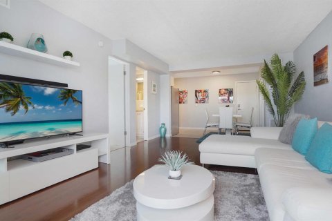 Condominio en venta en Fort Lauderdale, Florida, 1 dormitorio, 52.95 m2 № 2185721 - foto 10