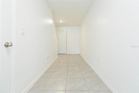 Casa en alquiler en Dade City, Florida, 5 dormitorios, 232.72 m2 № 2111233 - foto 13