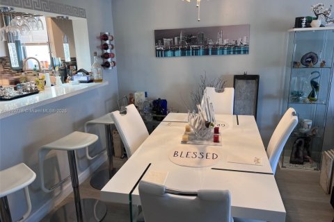 Copropriété à vendre à Pompano Beach, Floride: 2 chambres, 102.19 m2 № 1945930 - photo 6