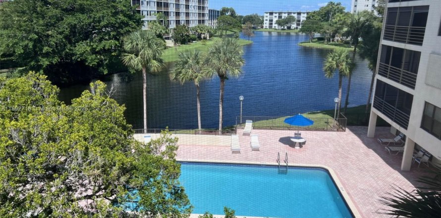 Condo à Pompano Beach, Floride, 2 chambres № 1945930