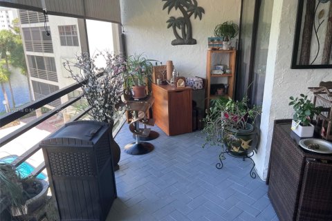 Copropriété à vendre à Pompano Beach, Floride: 2 chambres, 102.19 m2 № 1945930 - photo 21
