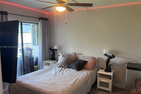 Copropriété à vendre à Pompano Beach, Floride: 2 chambres, 102.19 m2 № 1945930 - photo 16
