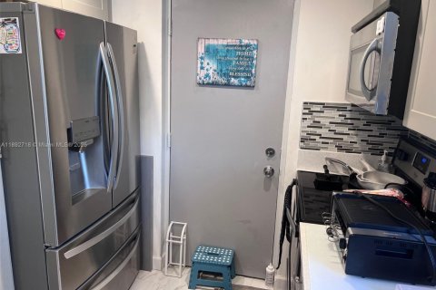Copropriété à vendre à Pompano Beach, Floride: 2 chambres, 102.19 m2 № 1945930 - photo 12