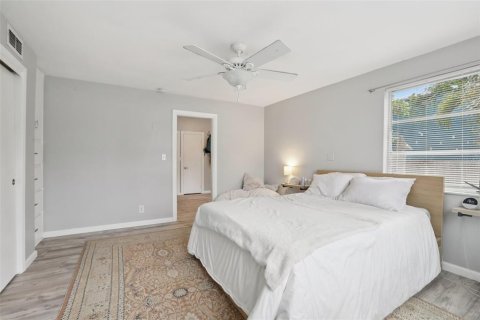 House in Saint Petersburg, Florida 2 bedrooms, 89.19 sq.m. № 1774041 - photo 9