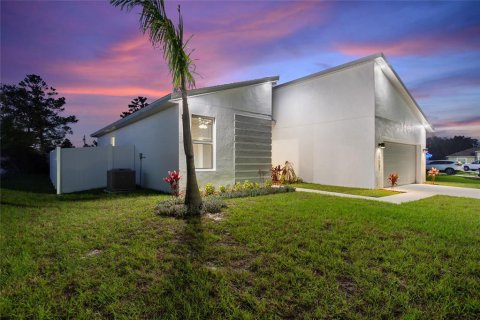 Casa en alquiler en Kissimmee, Florida, 4 dormitorios, 155.15 m2 № 1817942 - foto 5