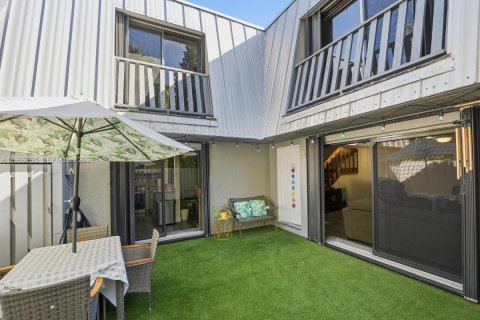 Touwnhouse à louer à Stuart, Floride: 2 chambres, 130.06 m2 № 2028976 - photo 2