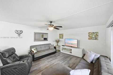 Touwnhouse à louer à Stuart, Floride: 2 chambres, 130.06 m2 № 2028976 - photo 11