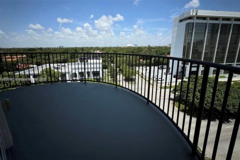 Condo in Miami, Florida, 2 bedrooms  № 2052749 - photo 12