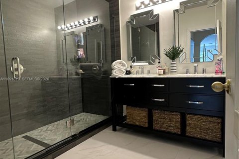 Villa ou maison à vendre à Miami, Floride: 3 chambres, 207.08 m2 № 1955549 - photo 13