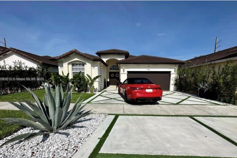 Villa ou maison à vendre à Miami, Floride: 3 chambres, 207.08 m2 № 1955549 - photo 1