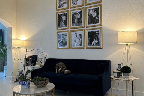 Villa ou maison à vendre à Miami, Floride: 3 chambres, 207.08 m2 № 1955549 - photo 4