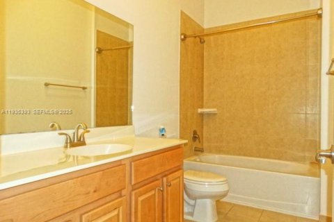 Villa ou maison à louer à Miami, Floride: 3 chambres, 167.97 m2 № 1993568 - photo 16