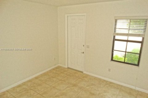 Villa ou maison à louer à Miami, Floride: 3 chambres, 167.97 m2 № 1993568 - photo 24