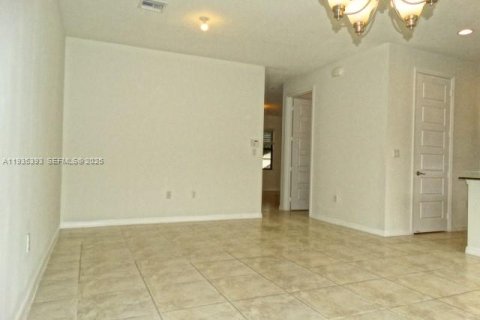 Villa ou maison à louer à Miami, Floride: 3 chambres, 167.97 m2 № 1993568 - photo 11