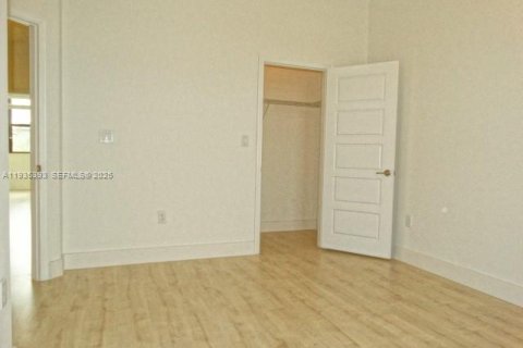 Villa ou maison à louer à Miami, Floride: 3 chambres, 167.97 m2 № 1993568 - photo 14