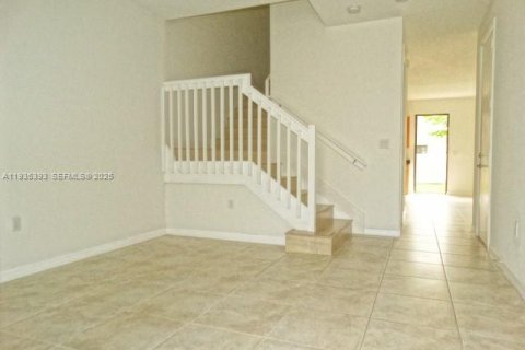 Villa ou maison à louer à Miami, Floride: 3 chambres, 167.97 m2 № 1993568 - photo 9