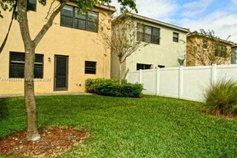 Villa ou maison à louer à Miami, Floride: 3 chambres, 167.97 m2 № 1993568 - photo 8