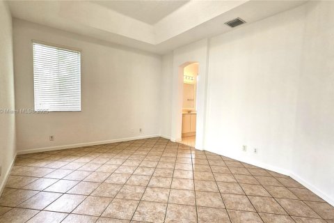 Villa ou maison à louer à Weston, Floride: 3 chambres, 133.22 m2 № 1895854 - photo 6