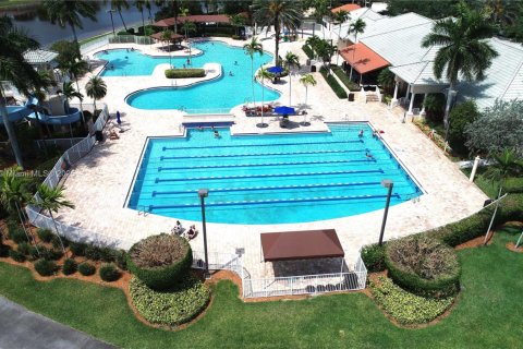 Villa ou maison à louer à Weston, Floride: 3 chambres, 133.22 m2 № 1895854 - photo 17