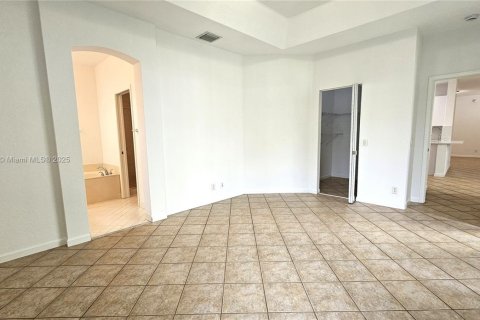 Villa ou maison à louer à Weston, Floride: 3 chambres, 133.22 m2 № 1895854 - photo 7