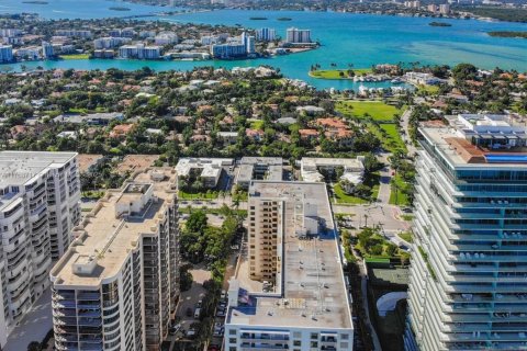 Condo in Bal Harbour, Florida, 2 bedrooms  № 1867482 - photo 6