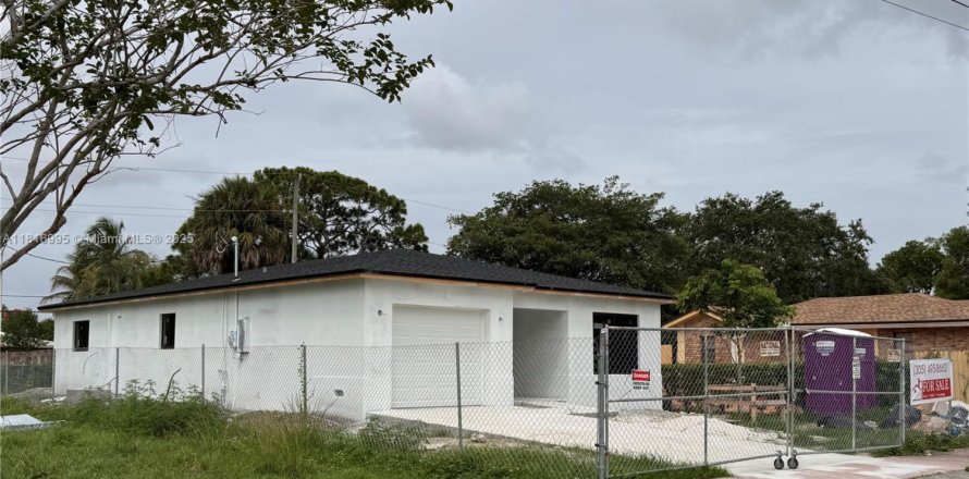 House in Fort Lauderdale, Florida 3 bedrooms № 1781612