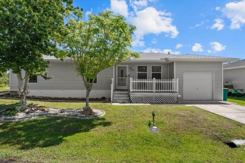 House in Punta Gorda, Florida 3 bedrooms, 101.08 sq.m. № 2111086