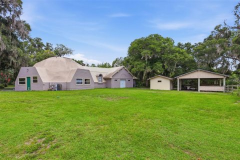 House in DeLand, Florida 3 bedrooms, 250.09 sq.m. № 2287401 - photo 29